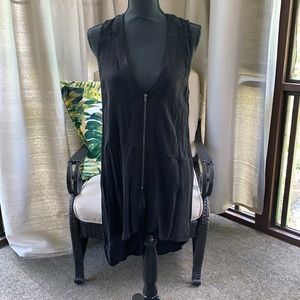 Black sleeveless shirt